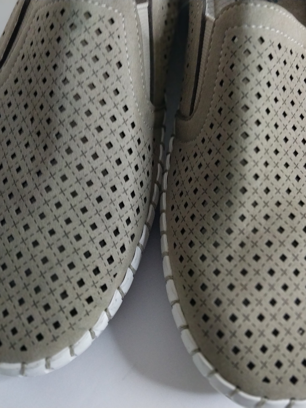 Skechers Size 8.5 Mory Foam Slip-On Perforated - Picture 2 of 8